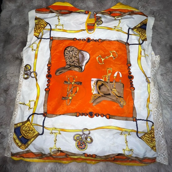 Chic & Elegant Bebe Scarf Print Sleeveless Top - Picture 8 of 12